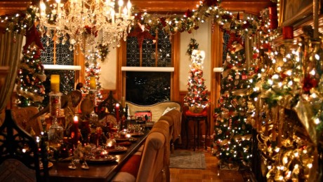The Stetson Mansion “Decks the Halls”